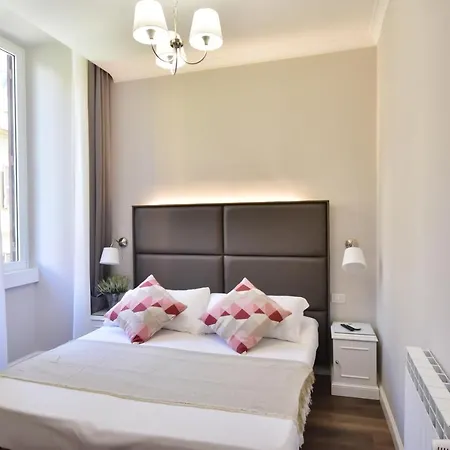 Sacconi Palace B&B 로마