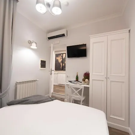 Sacconi Palace Bed and breakfast 4*