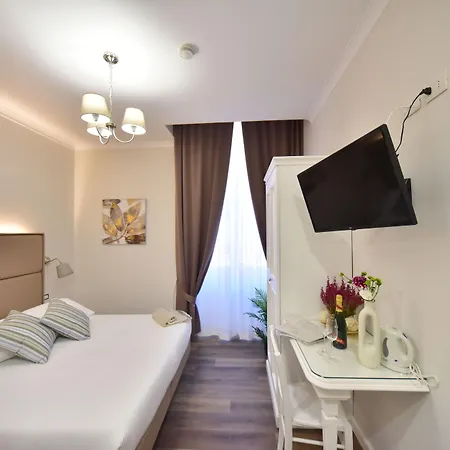 Sacconi Palace B&B 로마